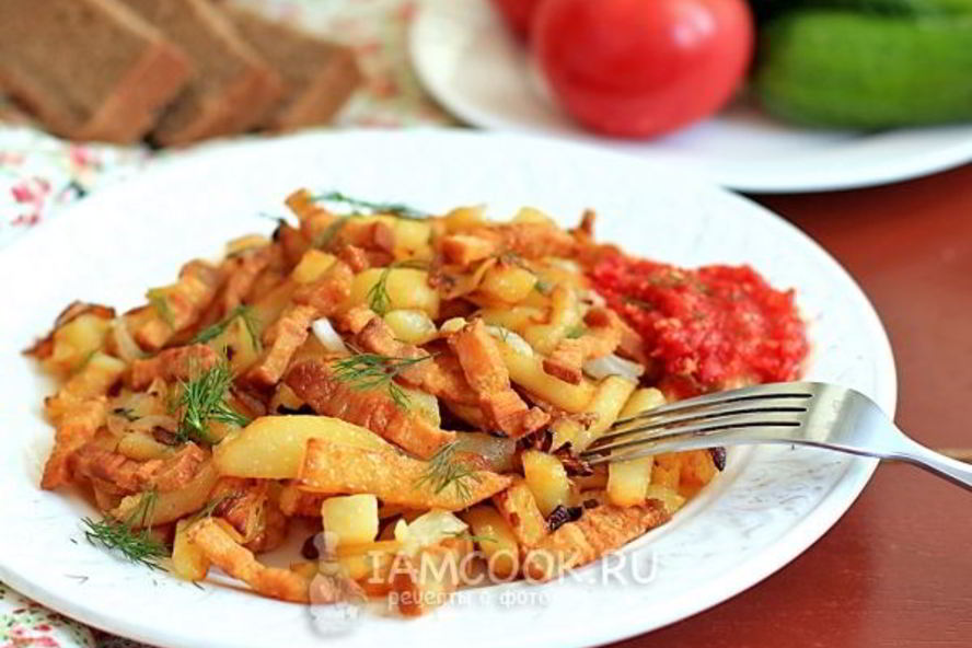 Рецепт жареной картошки со шкварками