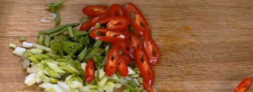 жареный рис с креветками и курицей, заправленный по-восточному. Шаг 4