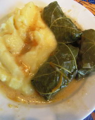 Фаршированные виноградные листья