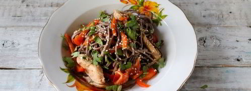 гречневая лапша с курицей и овощами. Шаг 17