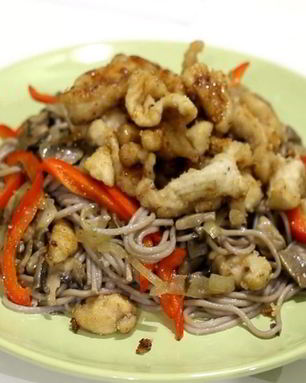 Гречневая лапша с курицей терияки