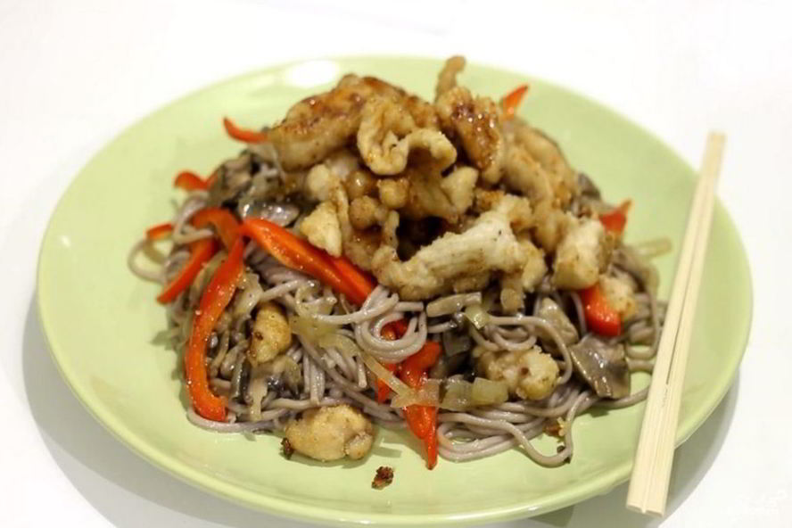 Рецепт гречневой лапши с курицей терияки
