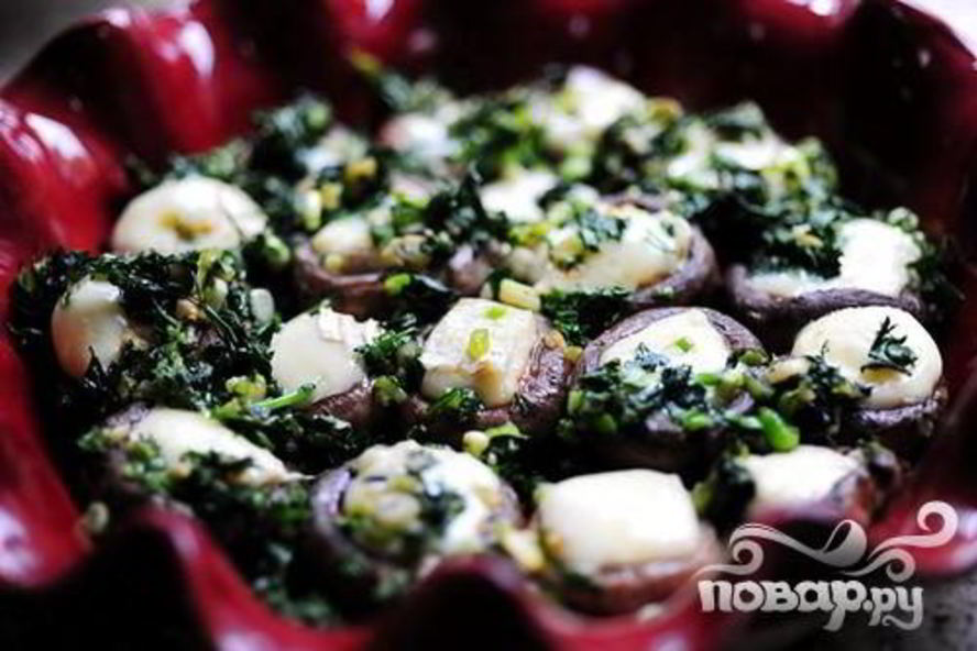 Рецепт фаршированных грибов с сыром бри