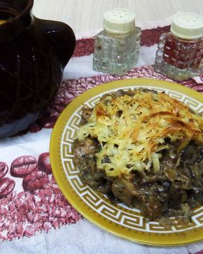 Грибы в горшочках с сыром луком курицей
