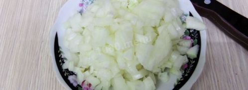 грибы в горшочках с сыром луком курицей. Шаг 4