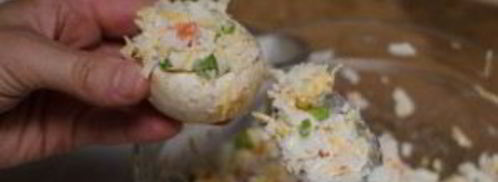 шампиньоны фаршированные крабовыми палочками. Шаг 5