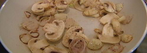 шампиньоны с зеленым помидором, жаренным в кляре. Шаг 4