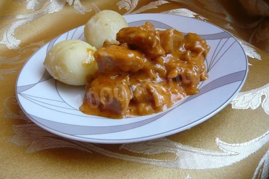 Рецепт гуляша из свинины со сметаной