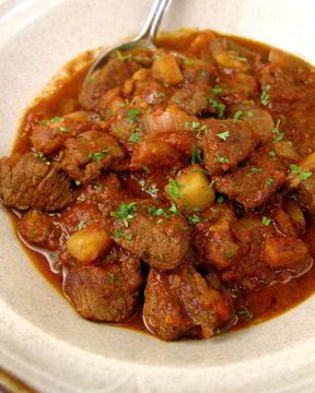 Гуляш с картошкой