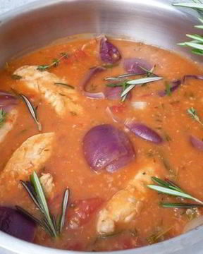 Пряный куриный гуляш