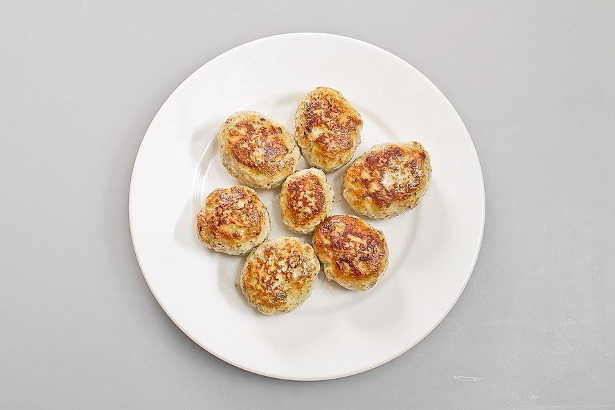 Рецепт деревенских котлет из кролика с пряными травами и пармезаном