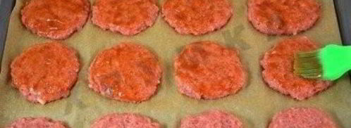 котлеты из фарша в духовке с овощами и сыром. Шаг 2