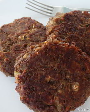 Котлеты из зелёной чечевицы с кабачком