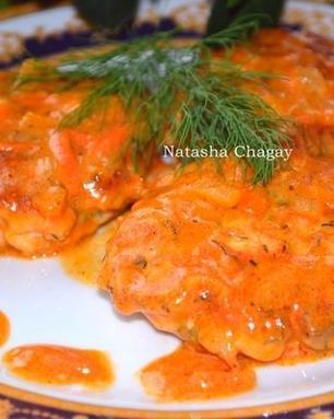 Рубленные куриные котлеты в соусе