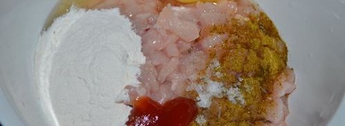 рубленные куриные котлеты в соусе. Шаг 3