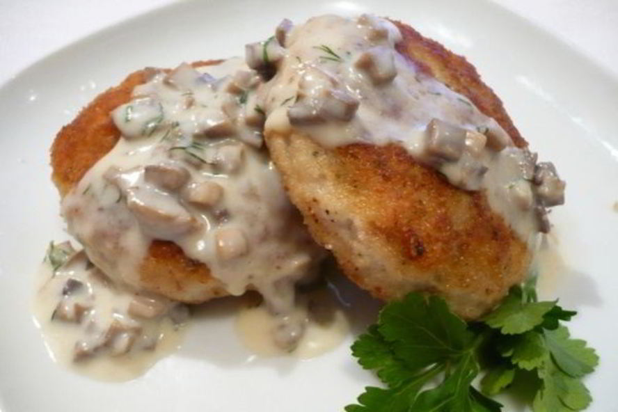 Рецепт рыбных котлет в грибном соусе