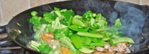 лапша с овощами в воке. Шаг 4