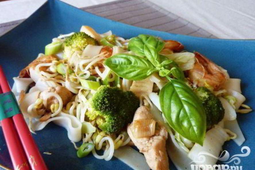 Рецепт лапши сайгон с курицей и креветками