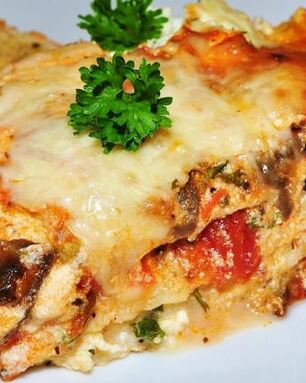 Домашняя мясная лазанья с соусом Бешамель