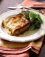 Лазанья с соусом бешамель, марсалой, пармезаном и луком-шалот