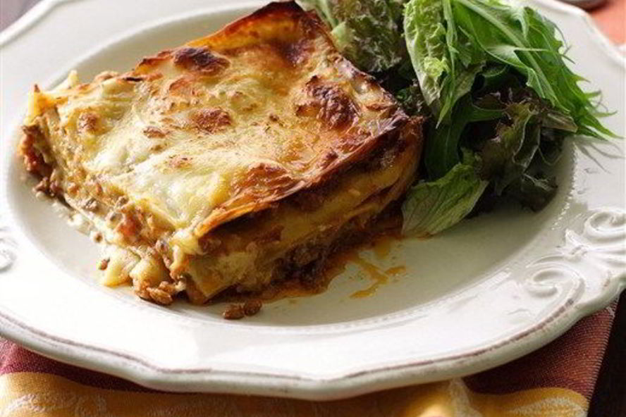 Рецепт лазаний с соусом бешамель, марсалой, пармезаном и луком-шалот