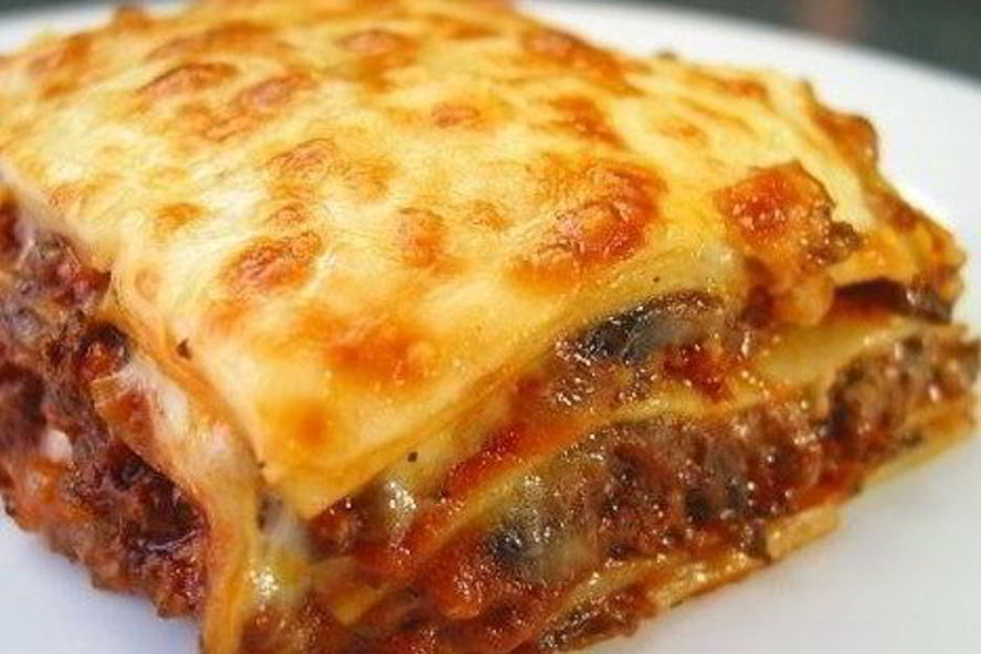 Рецепт лазаний с заправкой под сырным соусом