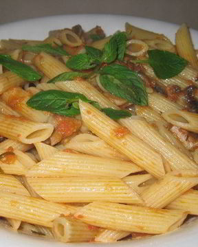 Макароны с шампиньонами