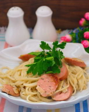 Макароны с сосисками