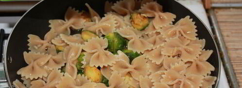 паста с брюссельской капустой и кедровыми орехами. Шаг 6