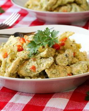 Паста с курицей и брокколи