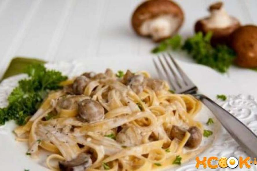 Рецепт пасты с курицей и грибами в сливочном соусе