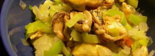 паста с мидиями, шафраном и белым вином. Шаг 4