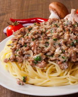 Спагетти с фаршем и грибами