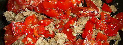 спагетти с тунцом, чоризо и перцем. Шаг 16