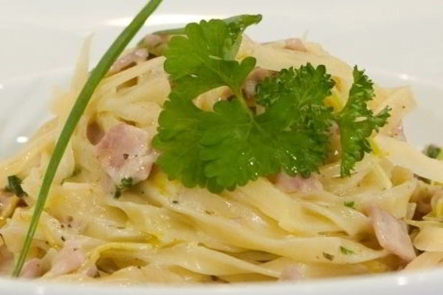 Рецепт тальятелле barilla с вареной ветчиной и луком-пореем