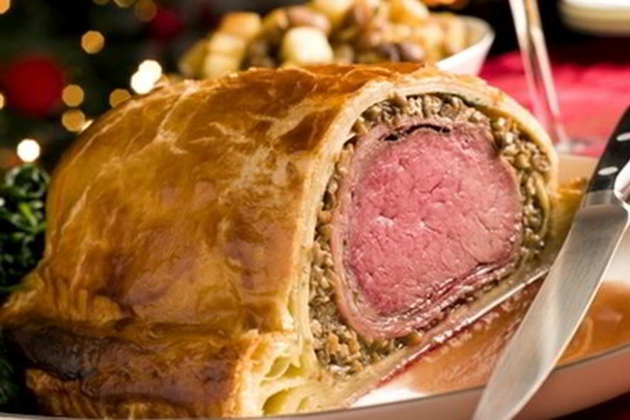 Рецепт говядины в слоеном тесте с грибами и паштетом