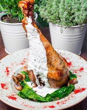 Нога индейки в горчичном соусе