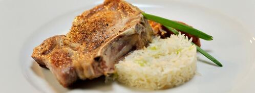 свинина на косточке с рисом и банановым кетчупом. Шаг 6