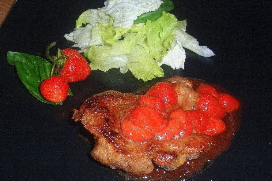 Рецепт свинины с клубникой