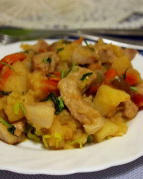 Свинина тушеная с овощами