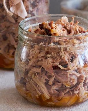 Томленная в духовке свиная лопатка