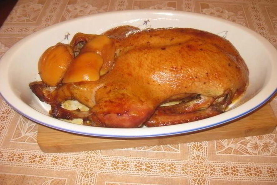 Рецепт утки, фаршированной айвой