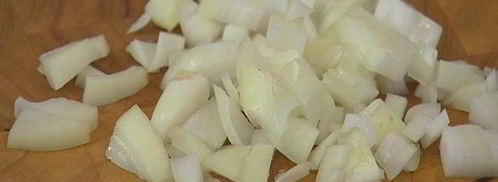 запеченная утка, фаршированная диким рисом и яблоками. Шаг 4