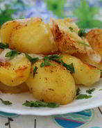 Ароматный картофель, запеченный с моцареллой