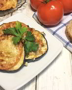 Баклажан, запеченный с томатом и сыром