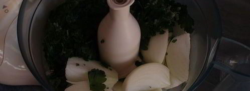 фаляфель — жареные во фритюре шарики из измельченного нута. Шаг 3