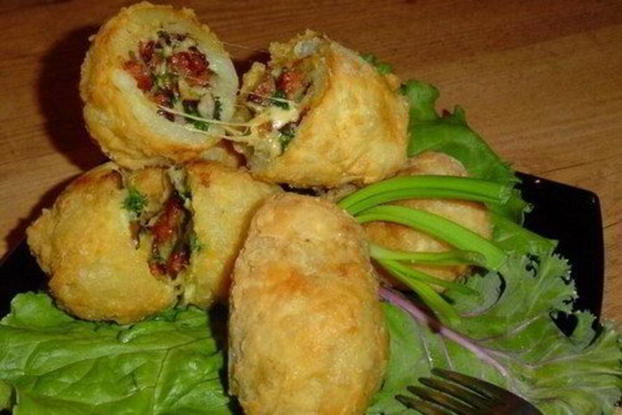 Рецепт фаршированного ветчиной и сыром картофель в кляре