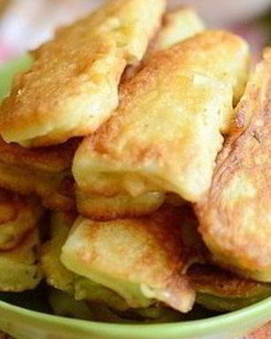 Кабачки с чесноком в кляре на сковороде