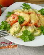 Кабачки, запеченные с помидорами и сыром