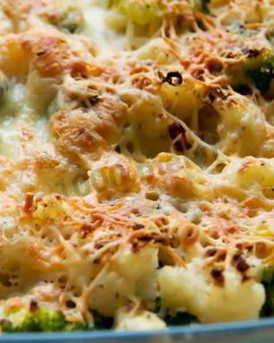 Капуста брокколи с мясом в духовке